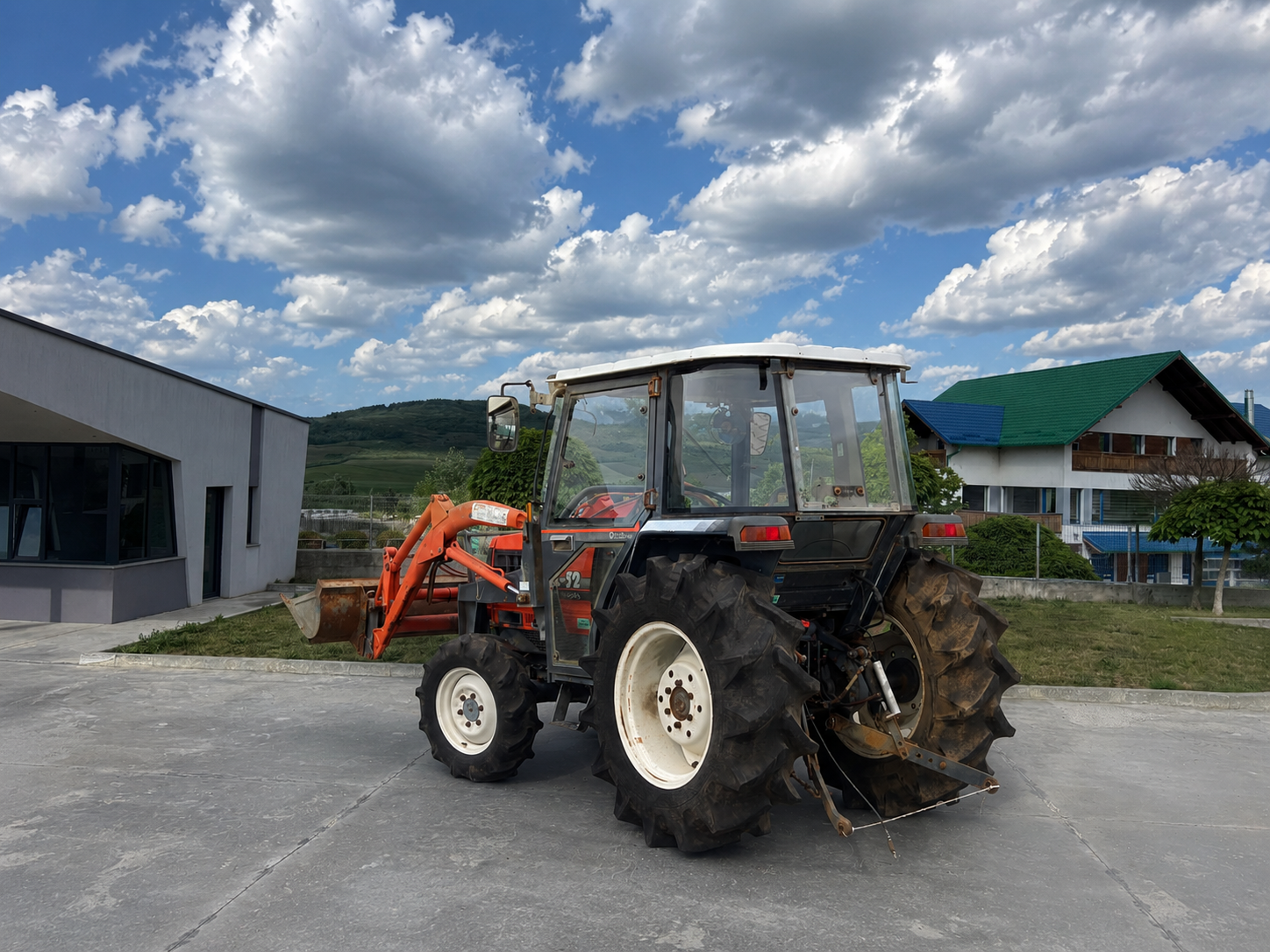 Tractor japonez 32CP Kubota GL32 4x4 cu cabina si incarcator