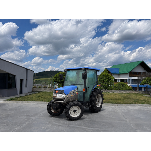 Tractor Japonez 33CP 4x4 Iseki AT33 - cu cabina si freza de sol