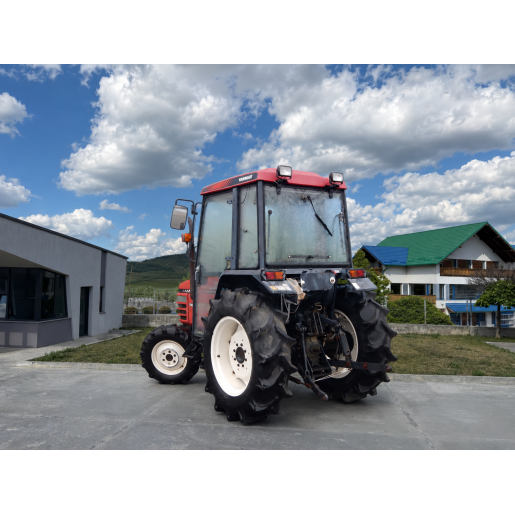 Tractor japonez 36CP Yanmar US36 4x4 cu cabina +AC si freza de sol