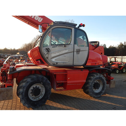Incarcator frontal telescopic rotativ Manitou MRT 2150