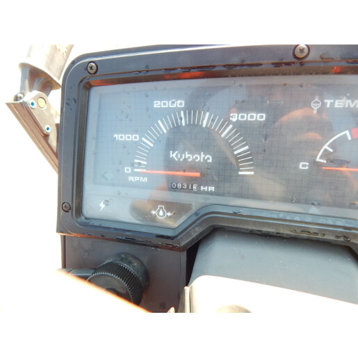 Tractor Japonez 21CP 4x4 Kubota GT3 cu incarcator frontal si freza de sol