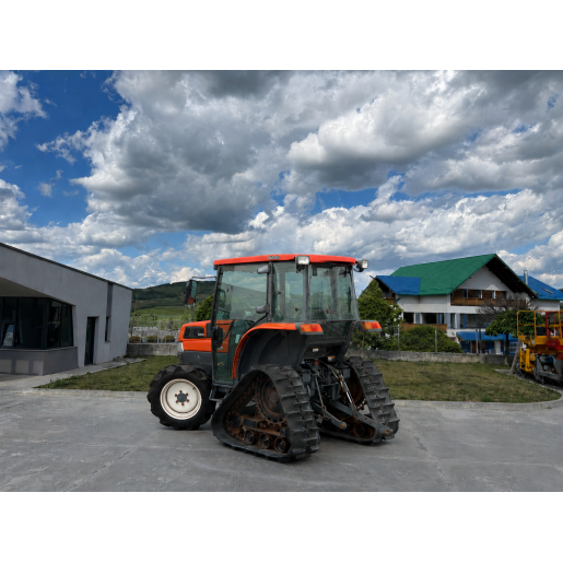 Tractor Japonez 33CP Kubota KL33 4x4 - cu cabina+AC si freza de sol