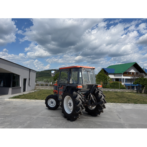 Tractor japonez 32CP Kubota GL320 4x4 cu cabina + freza de sol