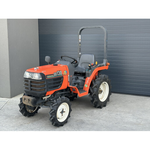 Tractor Japonez 13CP 4x4 Kubota GB130 cu freza de sol