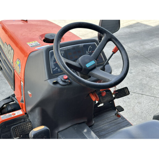 Tractor Japonez 13CP 4x4 Kubota GB130 cu freza de sol