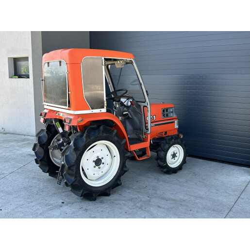 Tractor Japonez 21CP 4×4 Kubota GT3 cu semicabina