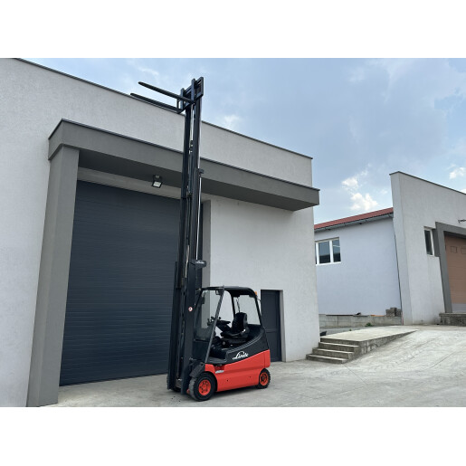 Stivuitor electric LINDE E20-02 - 2T - 2000