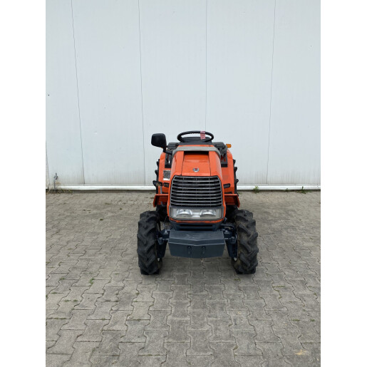 Tractor japonez 4×4 Kubota  A17