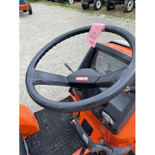 Tractor japonez 4×4 Kubota  A17