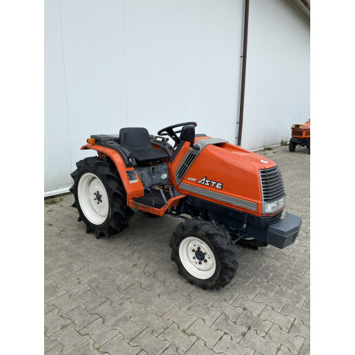 Tractor japonez 4×4 Kubota  A17