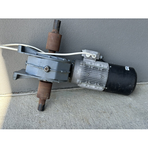 Motor electric ELSTO - 1.5 KW echipat cu reductor pt diverse utilizari