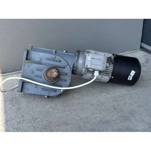 Motor electric ELSTO - 1.5 KW echipat cu reductor pt diverse utilizari