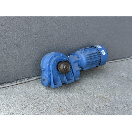 Motor electric BEGE - 0.18 KW echipat cu reductor pt diverse utilizari