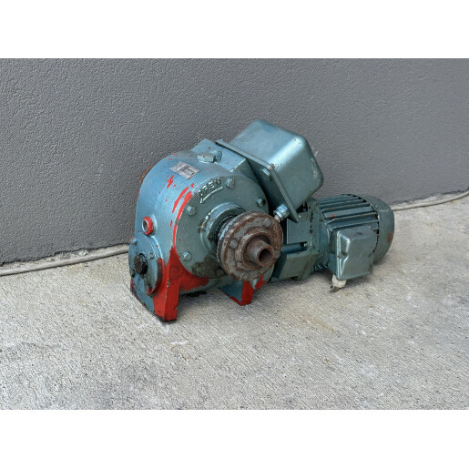 Motor electric - 0.75 kw cu reductor pt diverse utilizari