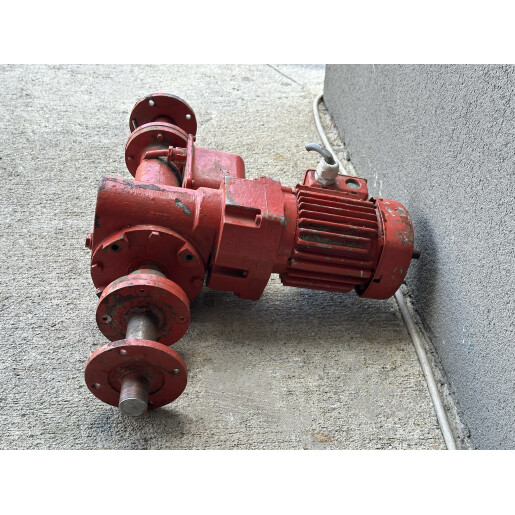Motor electric VEB - 0.25 KW cu reductor pt diverse utilizari