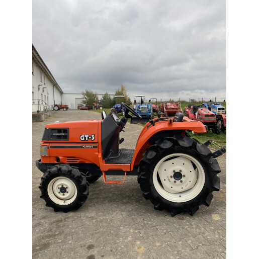 Tractor japonez 4×4 Kubota GT3