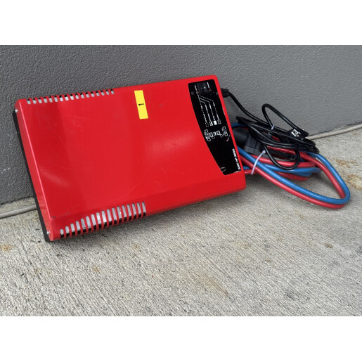 Statie de incarcare MicroPower SMC 3200 24V/80A