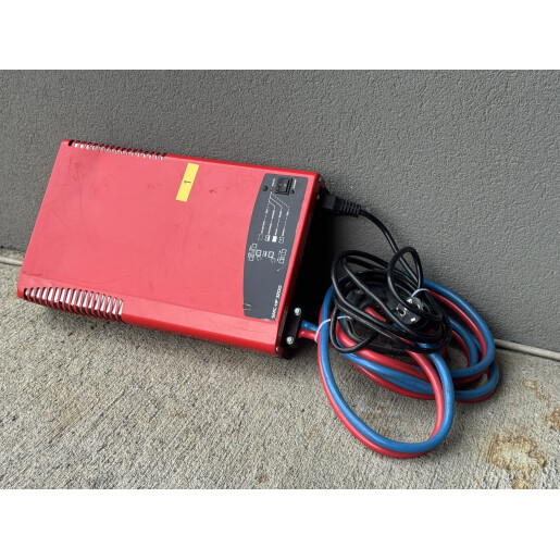 Statie de incarcare MicroPower SMC 3200 24V/80A