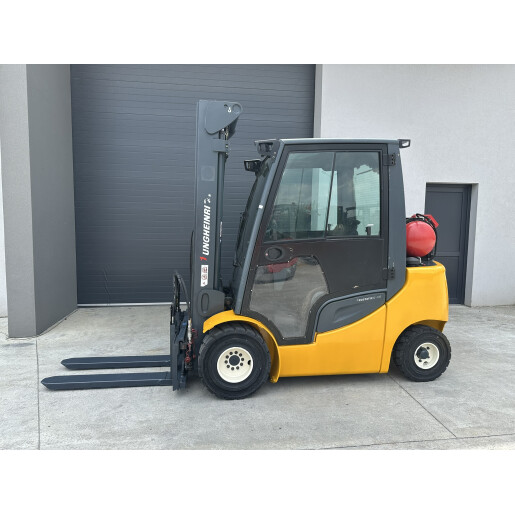 Motostivuitor Jungheinrich TFG 425S - GPL - 2.5T - 2010