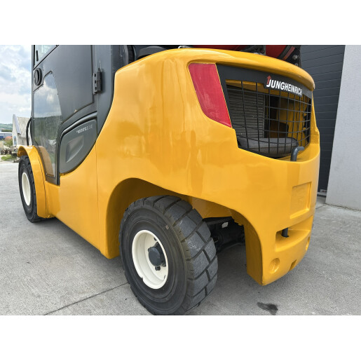 Motostivuitor Jungheinrich TFG 425S - GPL - 2.5T - 2010