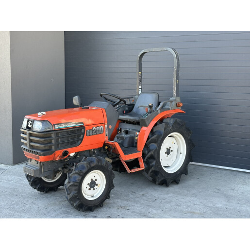 Tractor Japonez 4×4 20CP Kubota GB200 
