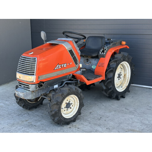 Tractor japonez 4×4 Kubota  A17