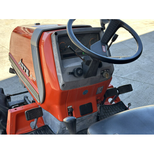 Tractor japonez 4×4 Kubota  A17