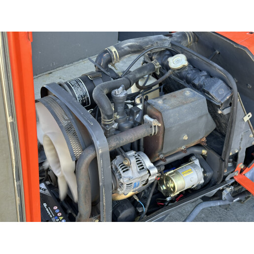 Tractor japonez 4×4 Kubota  A17