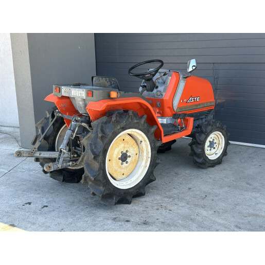Tractor japonez 4×4 Kubota  A17