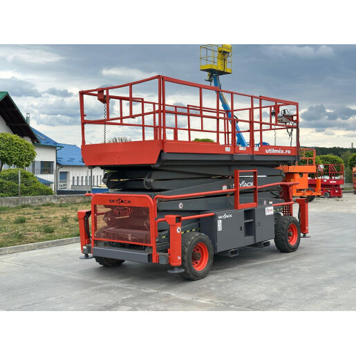 Nacela Skyjack SJ9250 RT - 17,2 m | 4x4 | Stabilizatori | 2015 | 2.105 ore