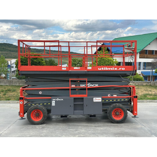 Nacela Skyjack SJ9250 RT - 17,2 m | 4x4 | Stabilizatori | 2015 | 2.105 ore