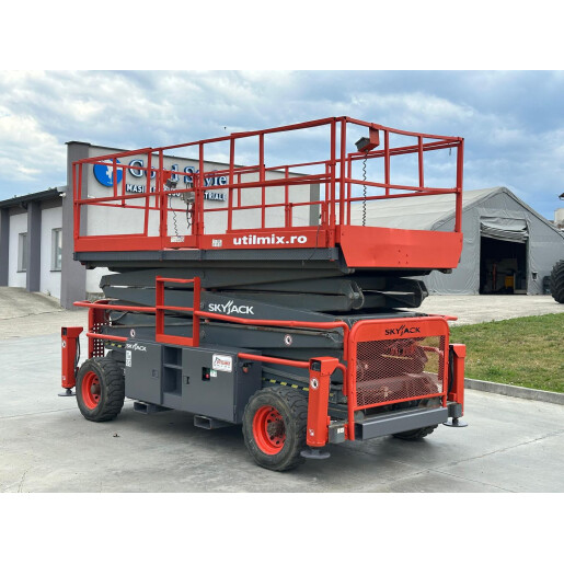 Nacela Skyjack SJ9250 RT - 17,2 m | 4x4 | Stabilizatori | 2015 | 2.105 ore