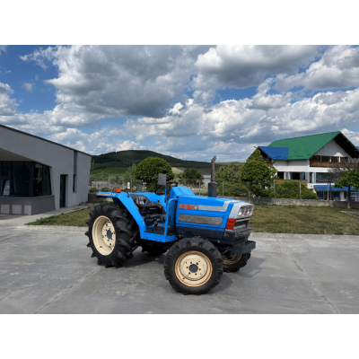 Tractor Japonez 27CP Iseki Landlader TA270F 4x4 - cu freza de sol