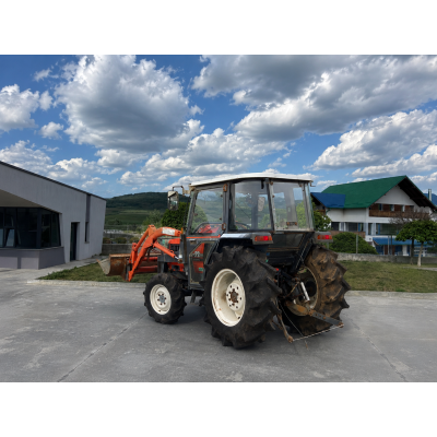 Tractor japonez 32CP Kubota GL32 4x4 cu cabina si incarcator frontal + freza de sol