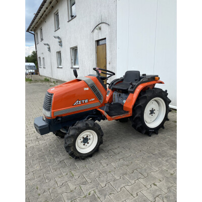 Tractor japonez 4×4 Kubota  A17