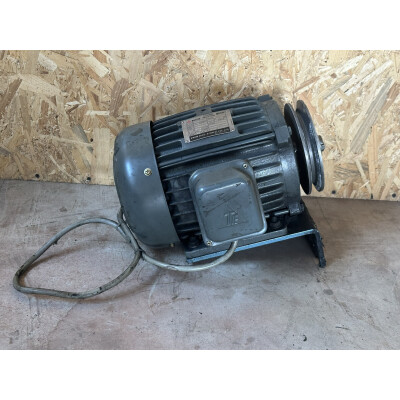 Motor electric TECO industrial de 4 KW cu fulie curea 