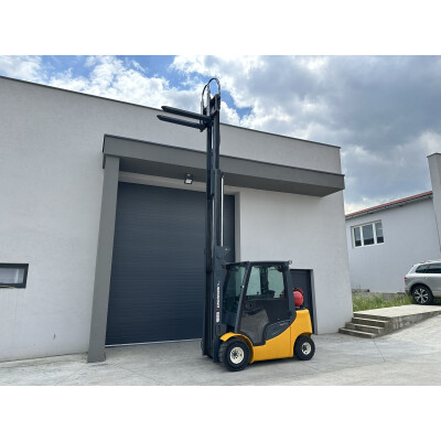 Motostivuitor Jungheinrich TFG 425S - GPL - 2.5T - 2010
