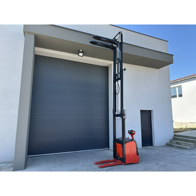 Liza electrica cu catarg LINDE L14