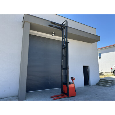 Liza electrica cu catarg LINDE L14 
