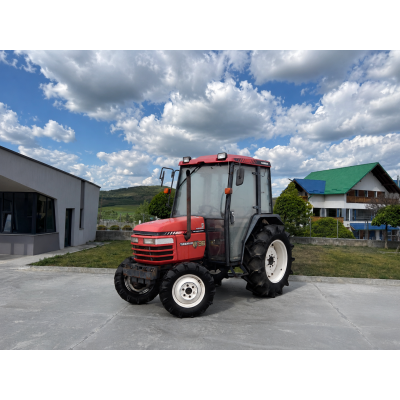 Tractor japonez 36CP Yanmar US36 4x4 cu cabina +AC si freza de sol