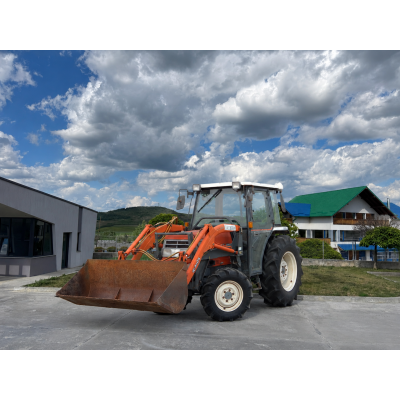 Tractor japonez 32CP Kubota GL32 4x4 cu cabina si incarcator frontal