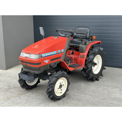 Tractor Japonez 13.5 CP 4x4 Yanmar Ke-3 -cu freza de sol