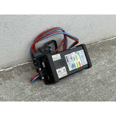 Statie de incarcare MicroPower Sharp 24V/60A