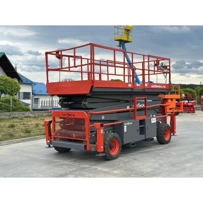 Nacela Skyjack SJ9250 RT - 17,2 m | 4x4 | Stabilizatori | 2015 | 2.105 ore