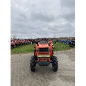 Tractor japonez 4×4 Kubota GT3