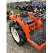 Tractor japonez 4×4 Kubota GT3