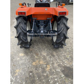 Tractor japonez 4×4 Kubota GT3