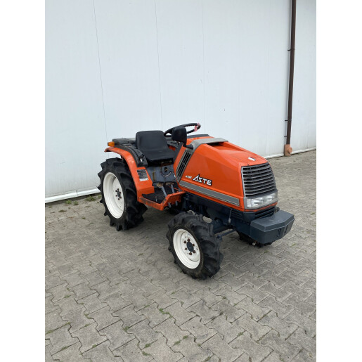Tractor japonez 4×4 Kubota  A17