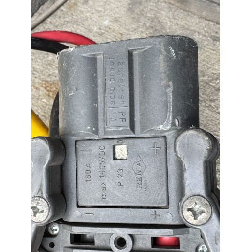 Statie incarcare Hawker 24V/80A