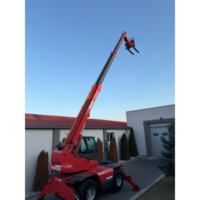 Incarcator frontal telescopic rotativ Manitou MRT 1530